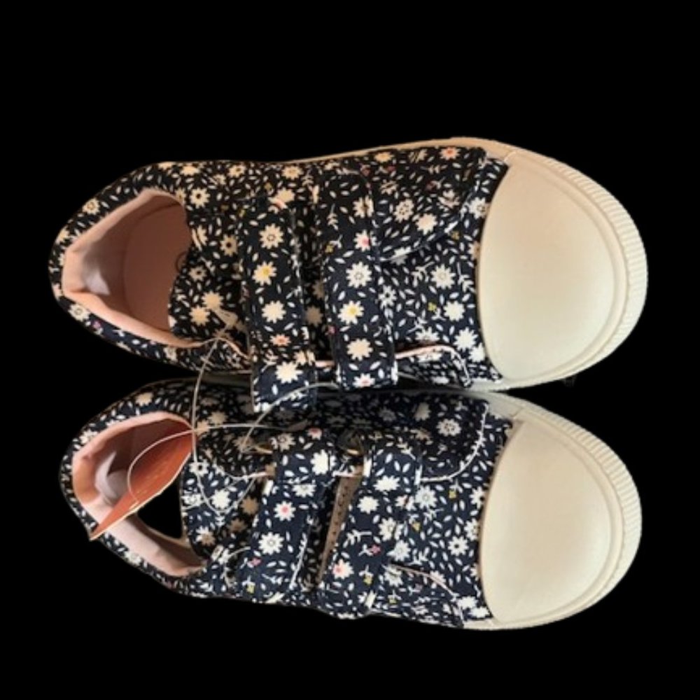 Josiny Girl Shoes Size 6